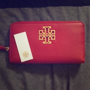 Tory Burch Britten Zip Continentel Wallet